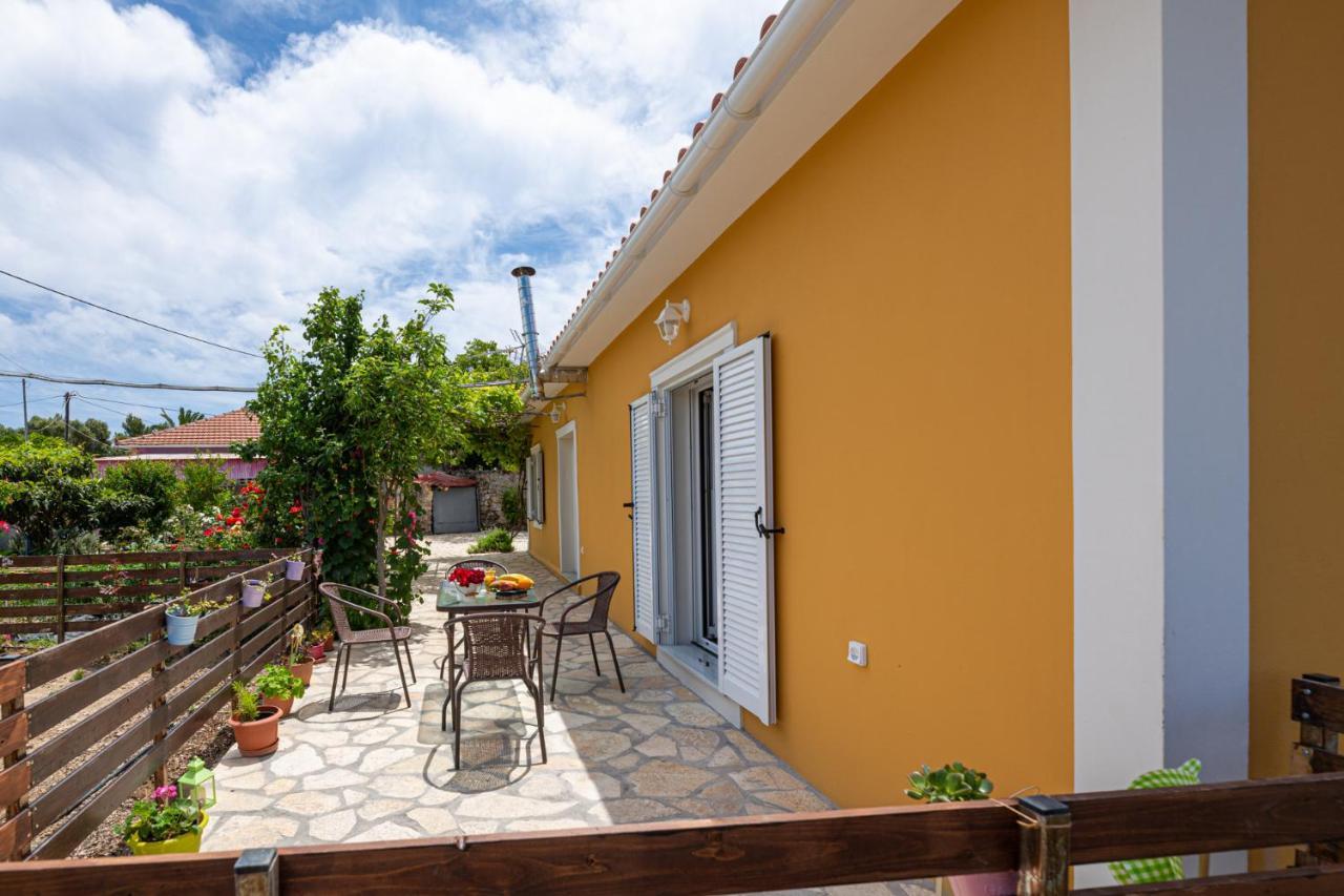 Adonino Residence-The House Of Pomegranates Lakithra Exterior photo